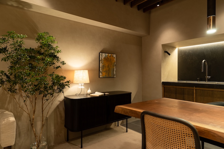 Aru home｜ダイニングとリビングが一続きなので、空間の抜け感を活かしたインタビューや家族の自然な一幕の撮影に◎