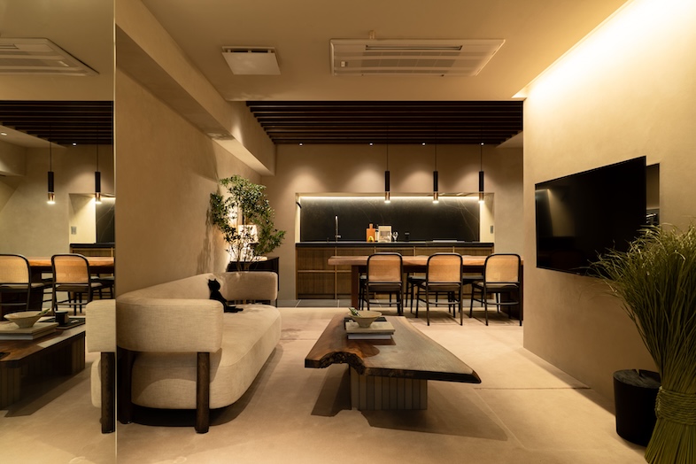 Aru home｜ベージュ・木・グレーを基調とした柔らかな色調の空間