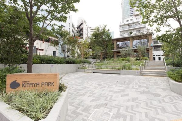 建築と自然が調和する絶景ロケーションなので、企業のプロモーションやプレゼン撮影にも