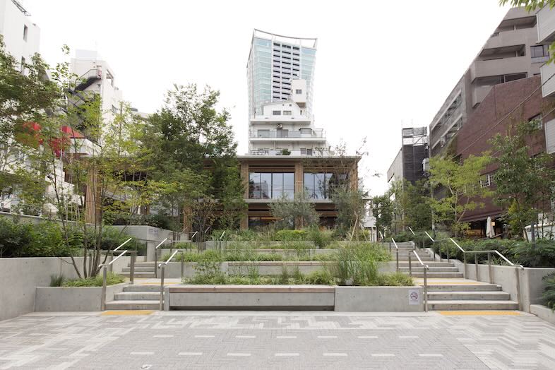 GOBLIN.渋谷PARK店｜たまには青空や木陰の下でブレストミーティングも