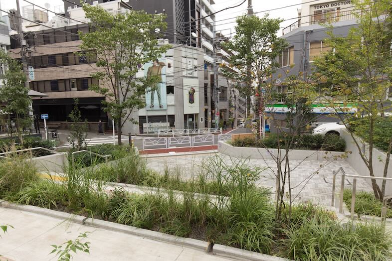 GOBLIN.渋谷PARK店｜ステージエリアは、立ち話や商品プレゼンなどの舞台など、イベントとしても使用可