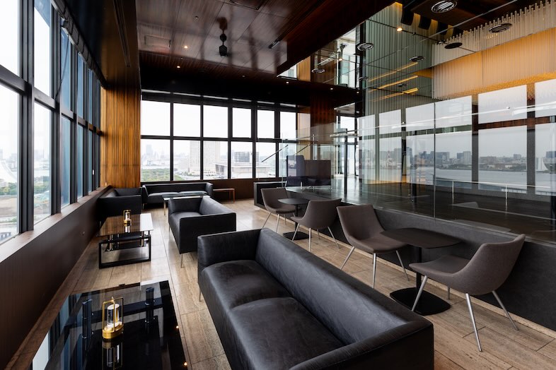 GOBLIN.お台場BLDG店 -BAR-｜VIP感のあるゆったりとしたソファラウンジは招待制パーティーや対談撮影にぴったり