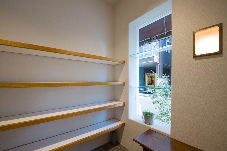 Tea for You｜大きなガラス窓からは優しい光が差し込みます