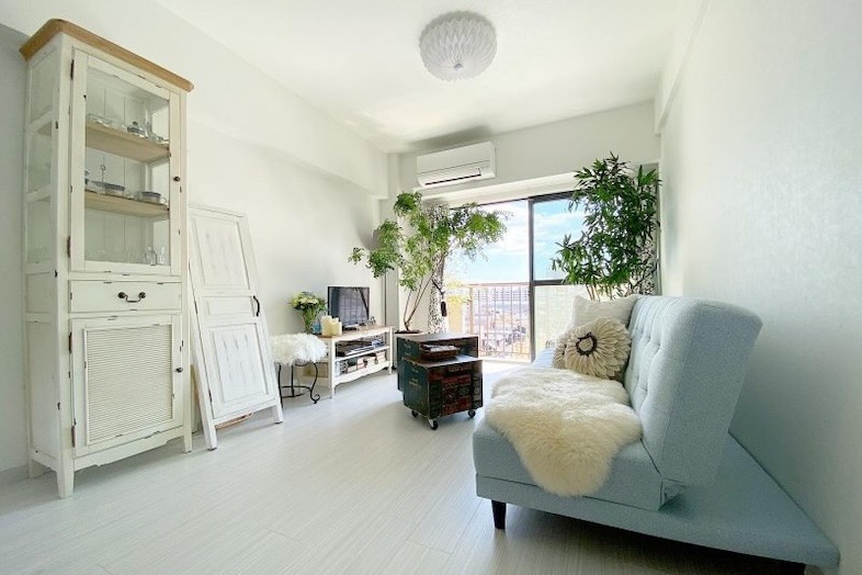 亀戸902マンションスタジオ｜白基調の明るいフレンチシャビーな1LDK