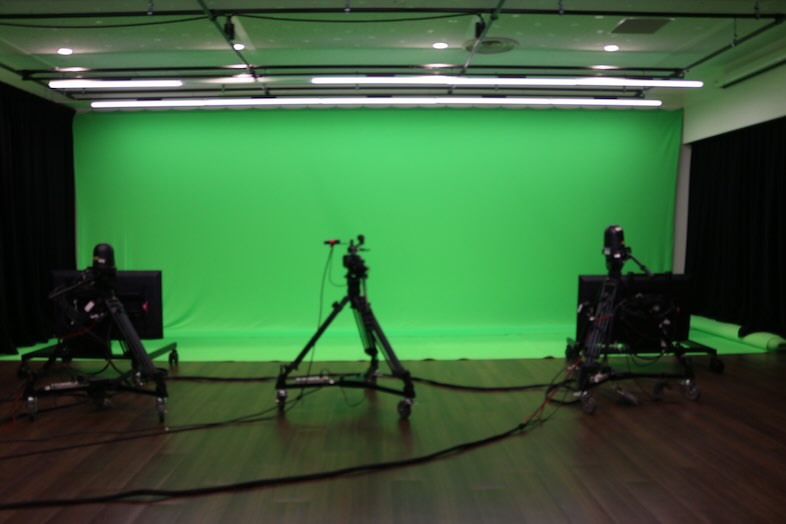トメロンスタジオ｜グリーンバック対応の大型撮影エリア