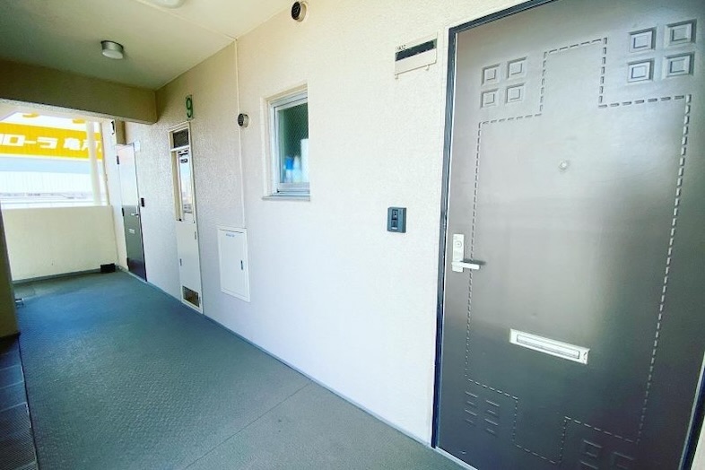 亀戸902マンションスタジオ｜共用の外廊下スペース