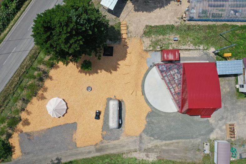 Villa Hokuto｜【外観】敷地の全体感が伝わる俯瞰カットは、施設紹介やロケーション説明に最適