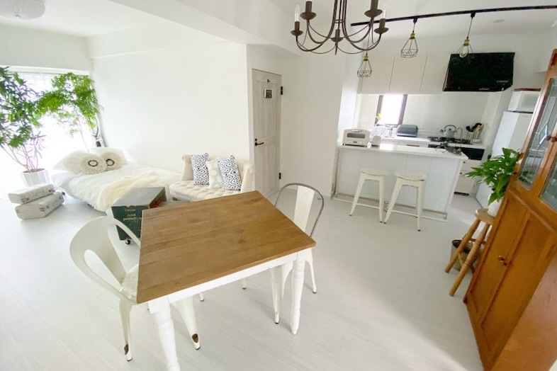 亀戸902マンションスタジオ｜キッチンでの調理シーン・ダイニングでの食事シーンを一貫して撮影可能