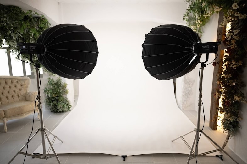 スタジオオウル馬喰町店｜シンプルに被写体を引き立てる白背景は、商品撮影や宣材写真に最適