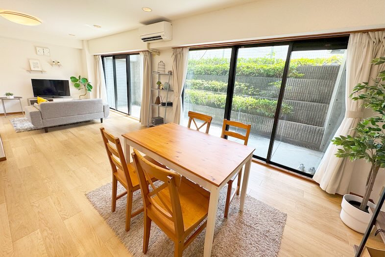 上野毛マンション / 高商スタジオ｜【001号室】窓抜けでの撮影や外から室内へ向けた撮影の両方とも実現