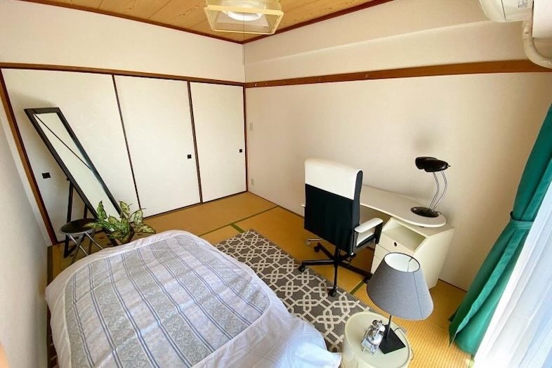 亀戸901マンションスタジオ｜ベッドとデスクがある和室
