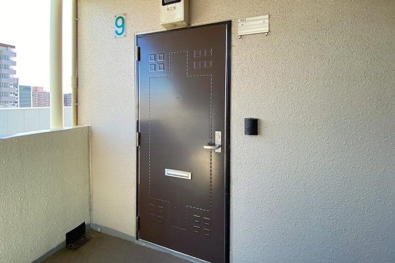 亀戸901マンションスタジオ｜玄関外側