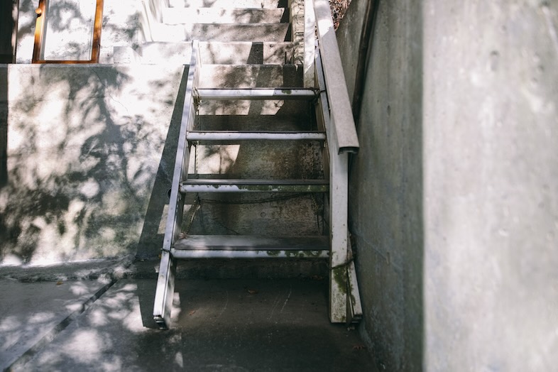 unbox okuōme｜搬入口 ※搬入経路の一部、階段の幅が狭くなっております