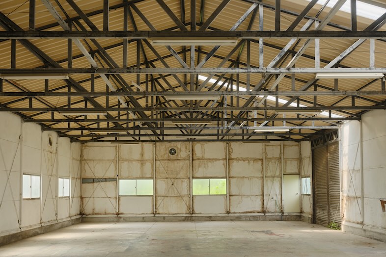 服部プロスタジオ PART1｜天井の鉄骨むき出しの無骨で広々とした空間はインダストリアルなMVやアート撮影に最適
