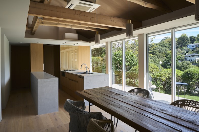 J studio 鎌倉 丘の家｜広々としたリビングは、ブランドムービー・商品タイアップ撮影にも使いやすい