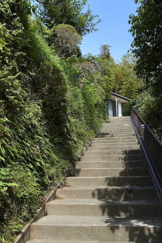 J studio 鎌倉 丘の家｜芝生撮影・子ども撮影・商品ロケまで幅広く