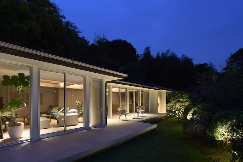 J studio 鎌倉 丘の家｜ムーディーな外観カットに