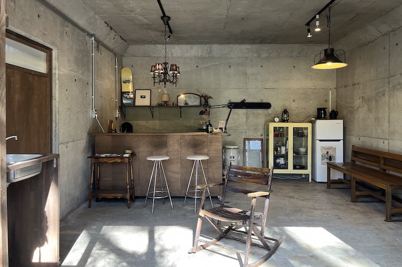 unbox okuōme｜【main-room】秘密基地や隠れ家のような空間でガレージやアウトドアシーンも撮れる