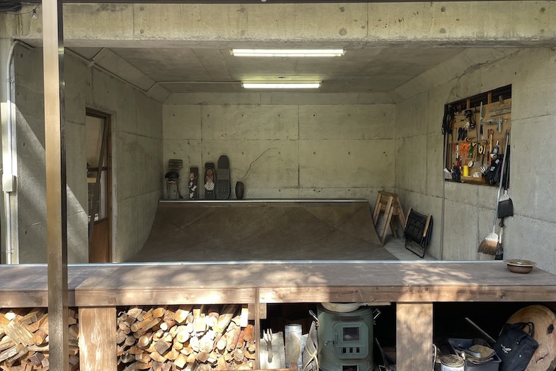 unbox okuōme｜【mini-ramp】ミニランプ併設でスケートの動きやストリート系の撮影も可能に