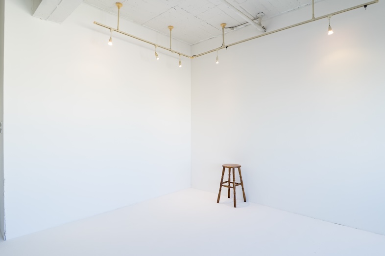 GOBLIN.学芸大学GALLERY店｜アパレル・雑貨などの商品撮影に！シンプルな空間で撮影できるアートギャラリー風の『撮影スタジオ』