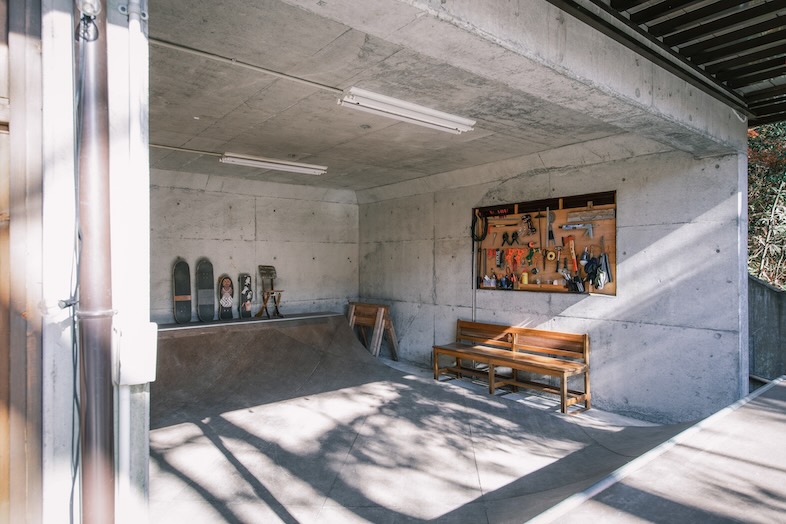 unbox okuōme｜【Mini ramp】ミニランプ併設でスケートの動きやストリート系の撮影も可能に