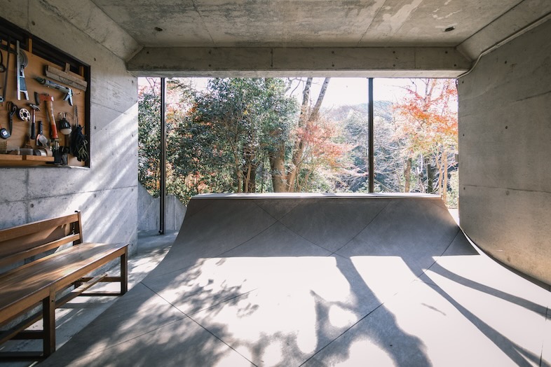 unbox okuōme｜【Mini ramp】自然光が差し込むミニランプスペースで動きのある撮影が可能に