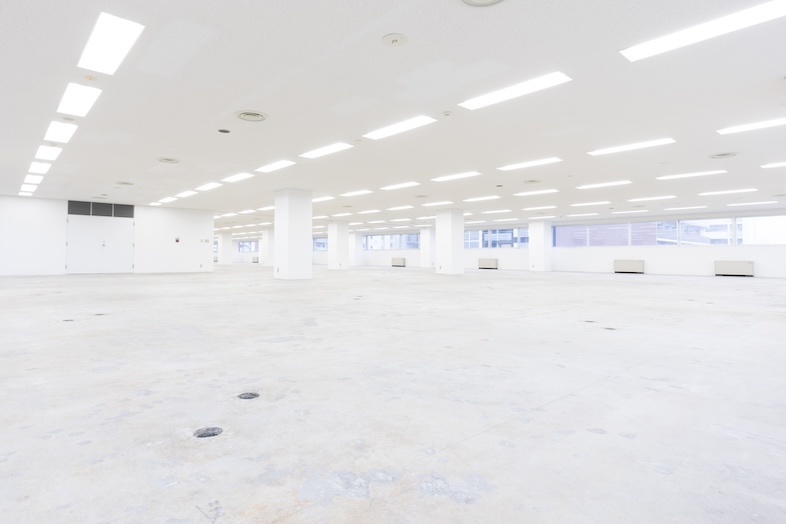 GOBLIN.海岸HALL店｜シンプルなので建て込み次第でさまざまな演出が可能