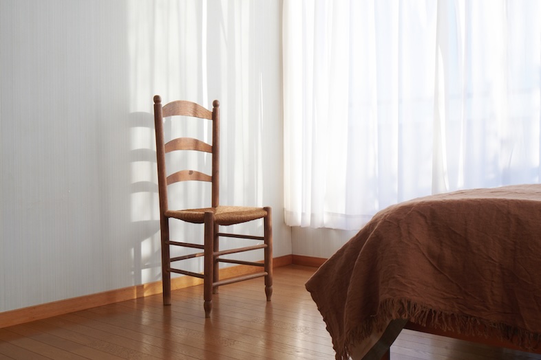 NORMAN HOUSE 東松山｜カーテン越しの光が被写体をより引き立てます