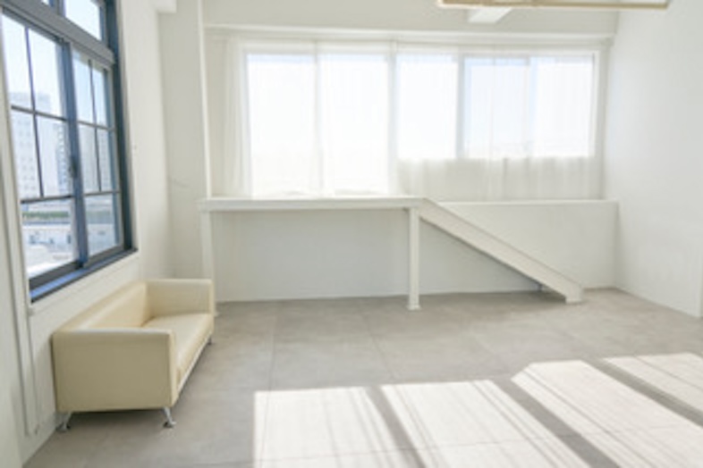 ライトスタジオ｜【Bst】窓にはカーテンが付いています