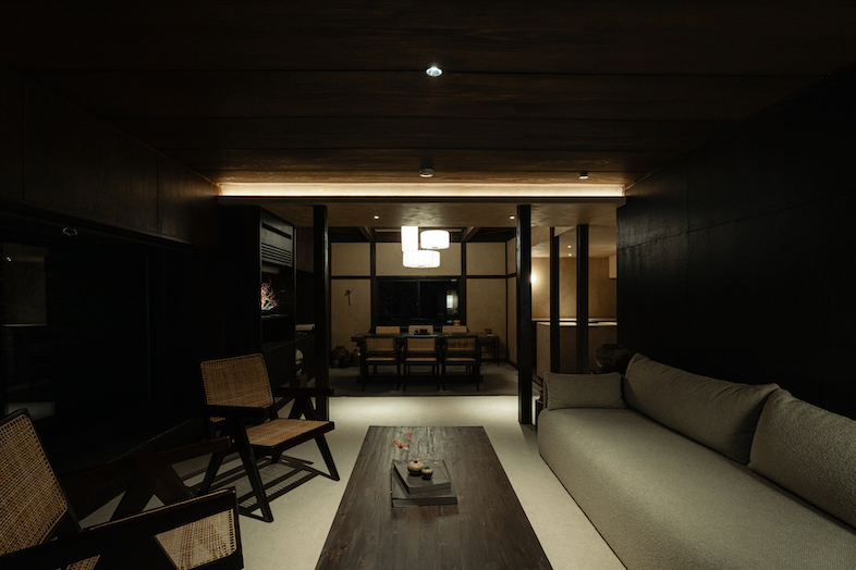 NEFU HAKONE｜空間全体の抜け感を生かした引きの人物撮影やムービーの導入カットに