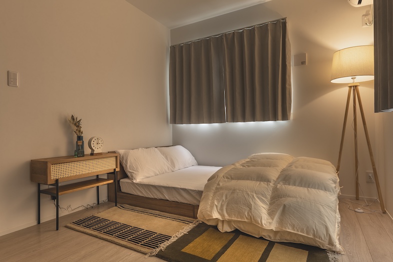 The Confidence House上板橋｜遮光カーテンと間接照明で夕方や夜を想定した画が撮れる