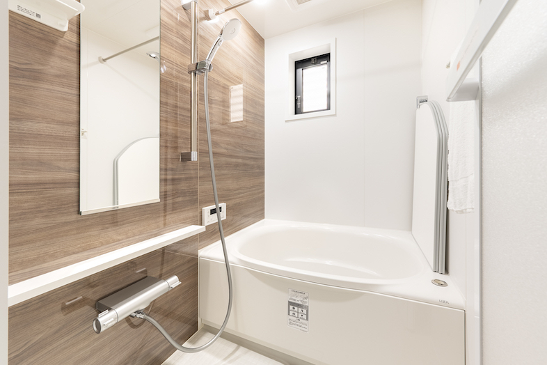 The Confidence House上板橋｜浴室全体を捉えたカット