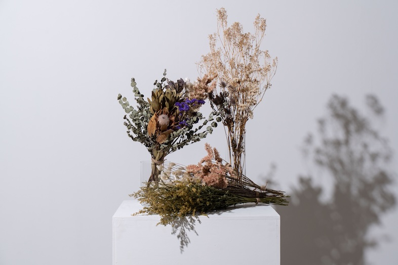 BUNKER STUDIO｜ナチュラル・静物撮影や女性向け商材の雰囲気作りに最適なドライフラワーなどの小物も有