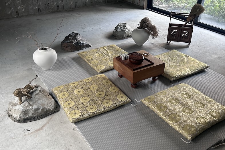 KiN｜【1階】スタジオ常設のプロップ、独特の世界観を醸した作品製作に最適