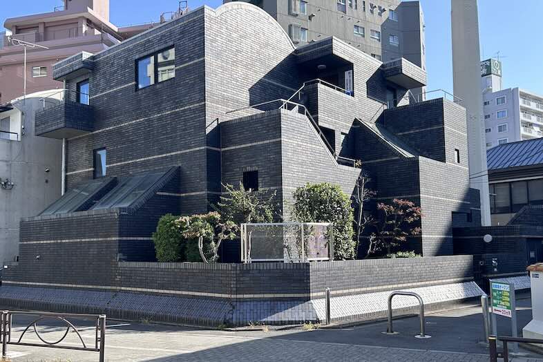 KiN｜【外観】中庭があるヴィンテージマンションのギャラリー＆スタジオ