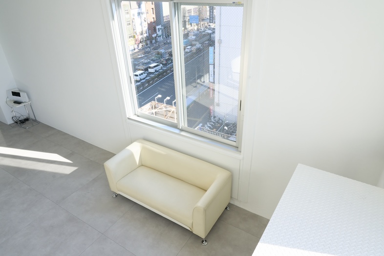 ライトスタジオ｜【Bst】窓を背景にできるスペース