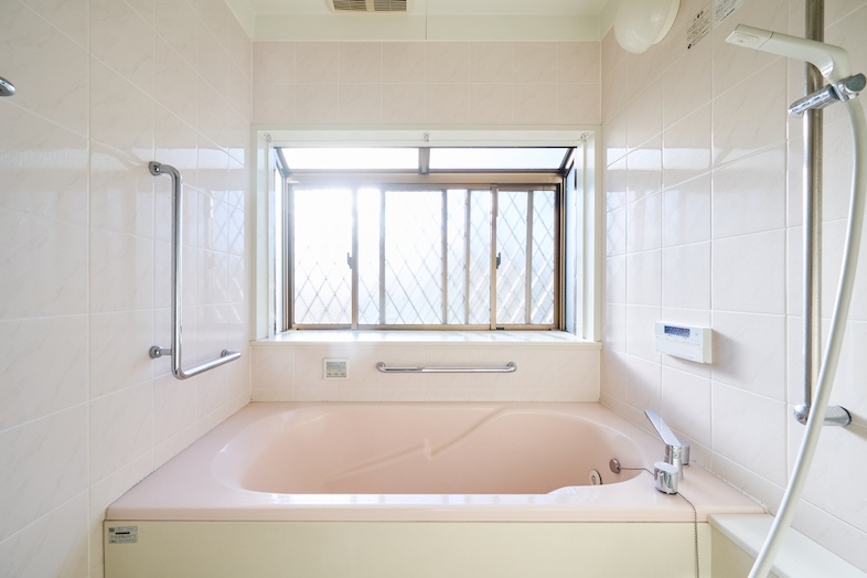 NORMAN HOUSE 東松山｜どこか懐かしさのあるバスタブは、入浴シーンやお掃除商品撮影に最適です