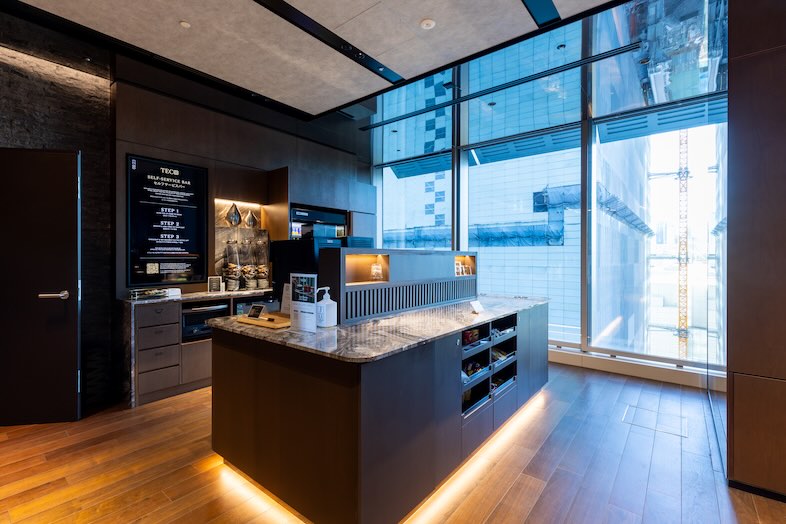 The Executive Centre　JPタワー｜窓際ラウンジ・バーカウンター・軽食エリア