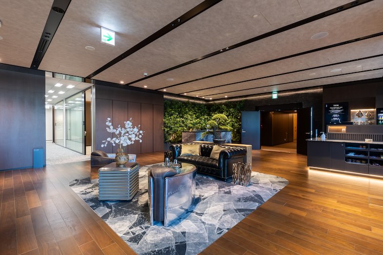 The Executive Centre　JPタワー｜天井ラインと木目のフローリングが美しい開放感満載のフロア