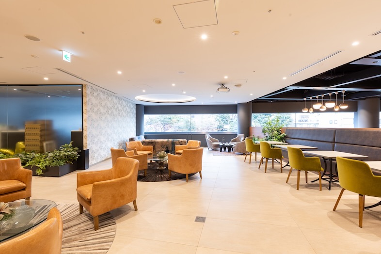 The Executive Centre　目黒アルコタワー｜天井高く、外の景観も楽しめ抜けある空間