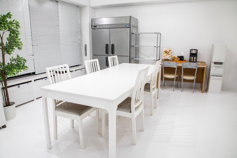 パトローネ ７studio｜料理の試食シーン、打ち合わせ、控室としても◎