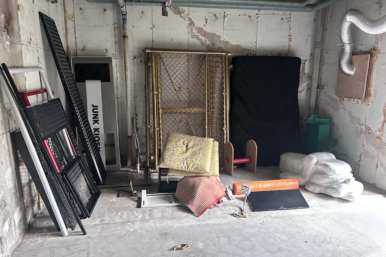 KiN｜【1階】道具や小物が充実しており、レイアウトの自由度が高いのも魅力