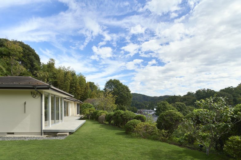 J studio 鎌倉 丘の家｜空と大自然を背景にドラマや映画、CM撮影が可能