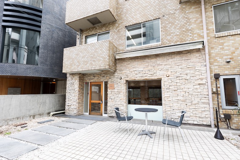 GOBLIN.表参道SIDEWALK店｜外観を使用したカフェシーンの撮影に最適