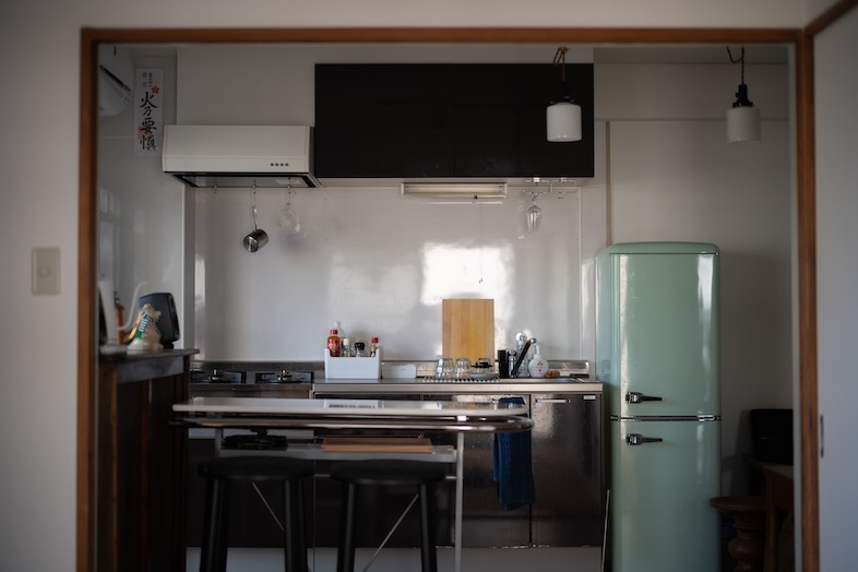 スタジオおざぶ｜料理・生活系コンテンツのベースカットに使えるキッチン全景