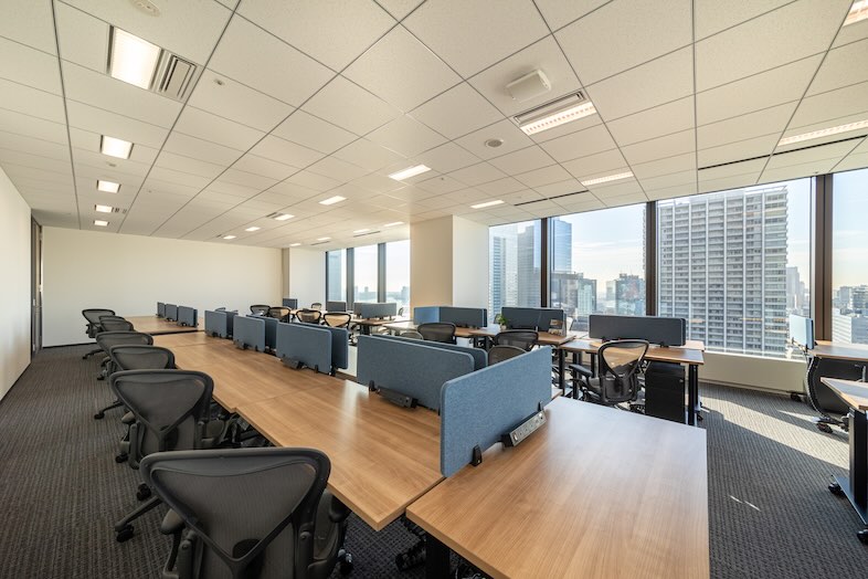 The Executive Centre 世界貿易センタービルディング南館｜大人数が関わる業務シーンも無理なく撮影可