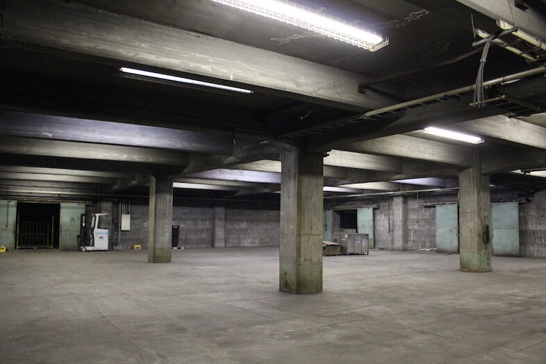 川崎白石工場｜約2,200㎡の大型工場スタジオ