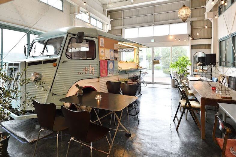 +h café / アッシュカフェ｜昼間のポートレート撮影に最適