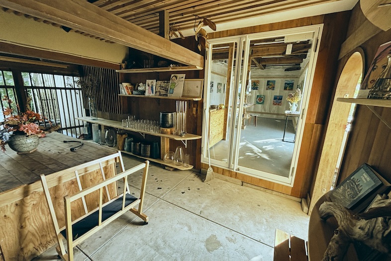 Studio Hanatombo｜【室内】アート制作シーンやドキュメンタリー撮影とも相性のいい作業場風エリア