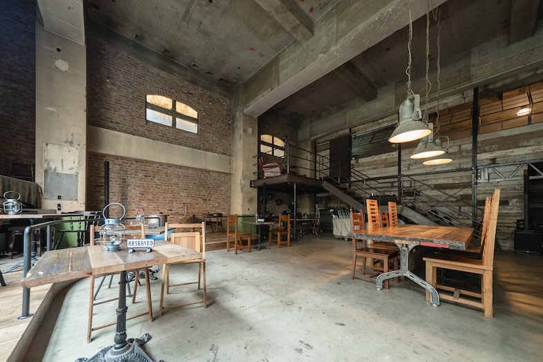 YUKUIDO KOBO｜【1F】工場をリノベした空間はスケール感を活かした撮影・セット組も◎